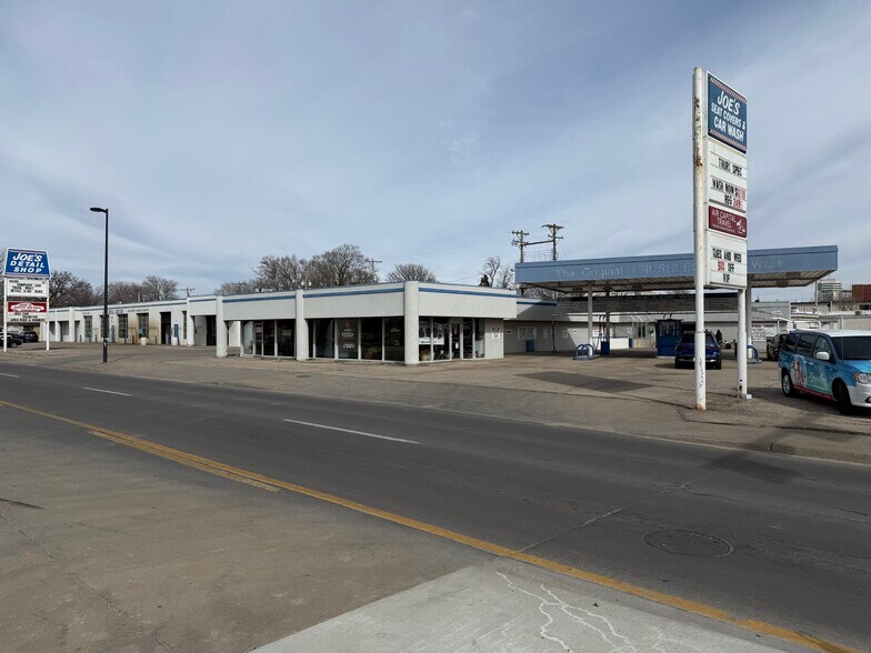 206 N Seneca St, Wichita, KS à vendre - Photo du bâtiment - Image 2 de 4