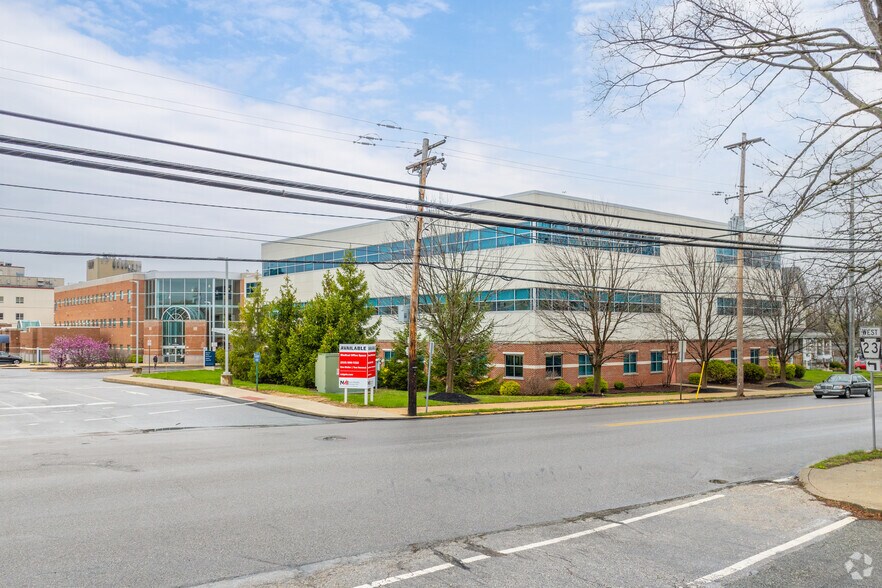 824 Main St, Phoenixville, PA à louer - Photo du bâtiment - Image 2 de 6