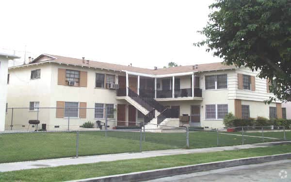 20618 Hartland St, Winnetka, CA for sale - Building Photo - Image 2 of 5