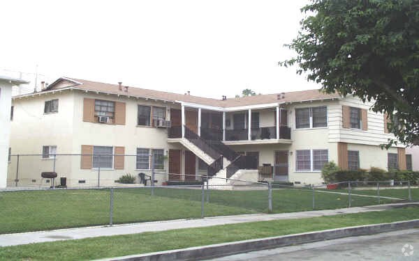 20618 Hartland St, Winnetka, CA à vendre - Photo du bâtiment - Image 2 de 5