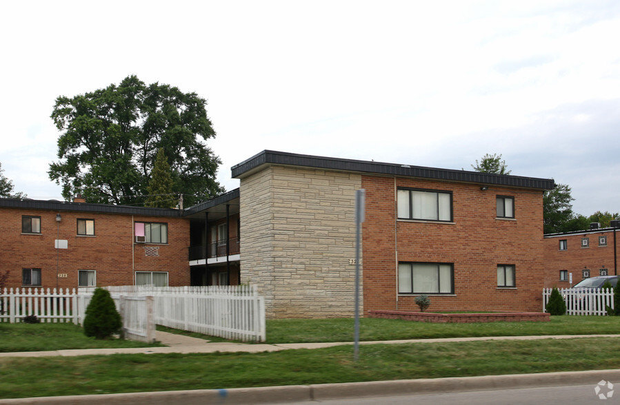 306-314 Wilson Ave, West Chicago, IL for sale - Building Photo - Image 3 of 5