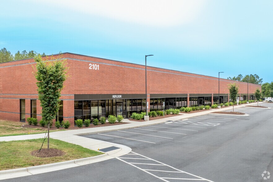 2101 Garner Station Blvd, Raleigh, NC à louer - Photo du bâtiment - Image 2 de 16