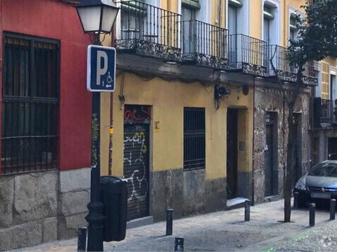 Calle Jesús del Valle, Madrid, Madrid à louer - Photo du bâtiment - Image 2 de 4