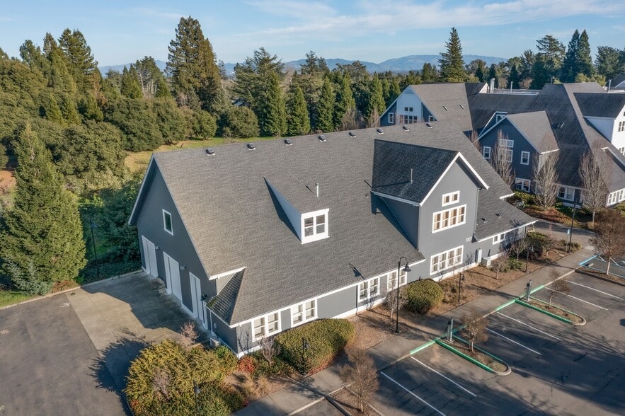 1007 Gravenstein Hwy, Sebastopol, CA for sale - Primary Photo - Image 1 of 15