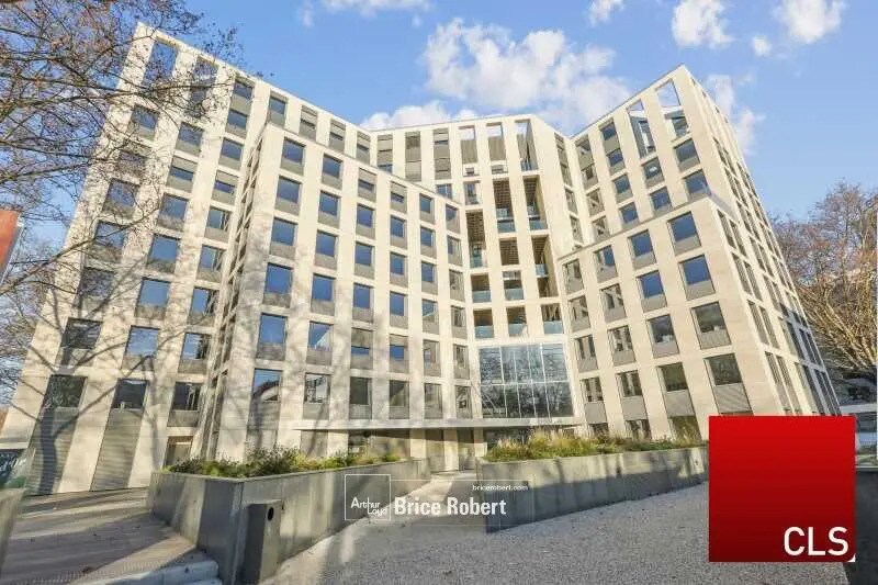 Bureau dans Villeurbanne à louer - Photo du bâtiment - Image 1 de 22