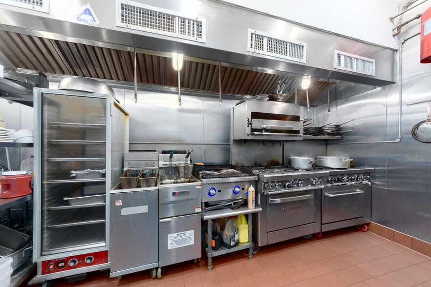 1566 Ralph Ave, Brooklyn, NY for sale - Building Photo - Image 2 of 9