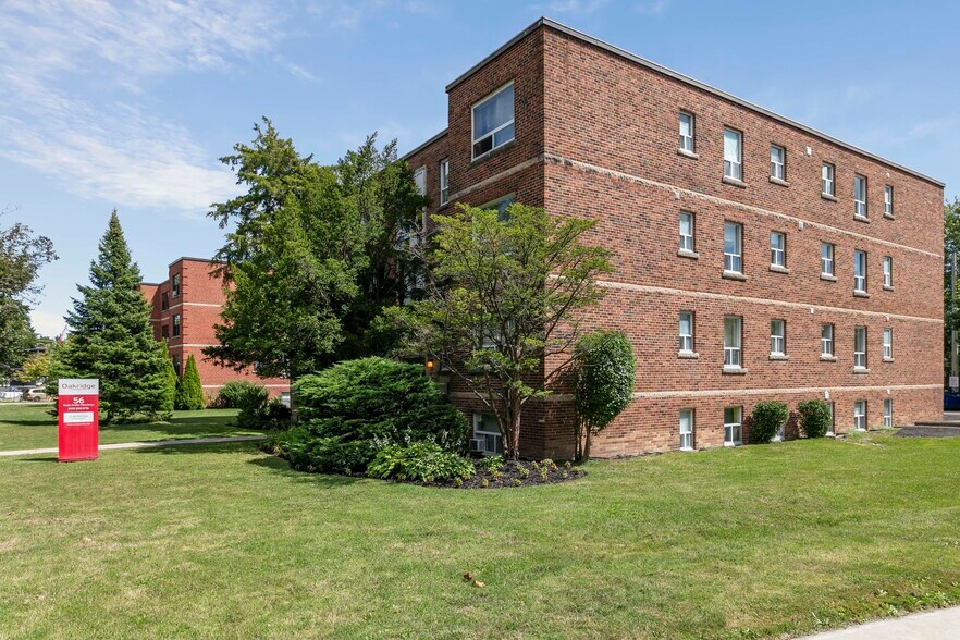 56 S Forster Park Dr, Oakville, ON à vendre - Photo du bâtiment - Image 2 de 3