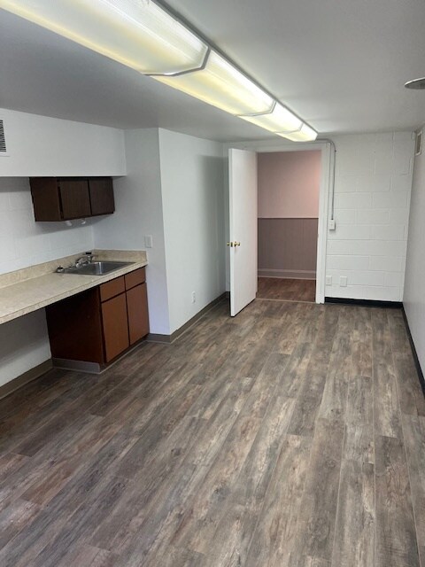 813 E Michigan Ave, Ypsilanti, MI à louer Photo intérieure- Image 1 de 2