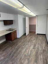 813 E Michigan Ave, Ypsilanti, MI à louer Photo intérieure- Image 1 de 2