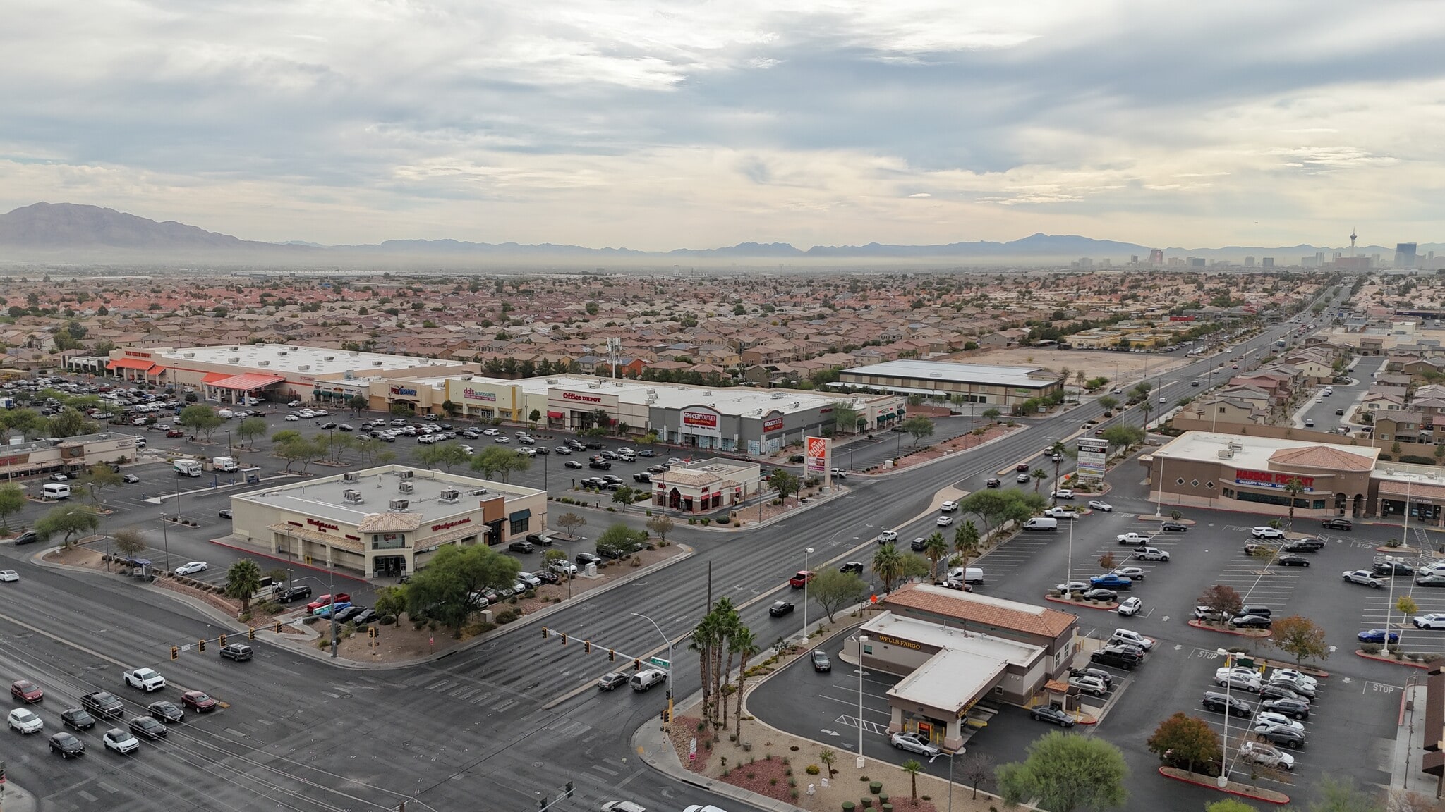 1465 W Craig Rd, North Las Vegas, NV for lease Primary Photo- Image 1 of 8