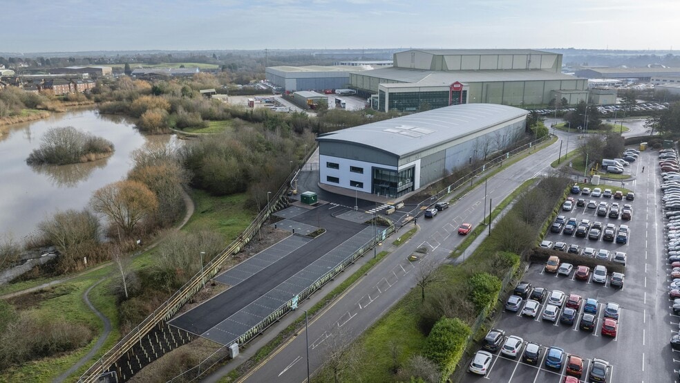 Walsingham Dr, Nuneaton for sale - Building Photo - Image 2 of 19
