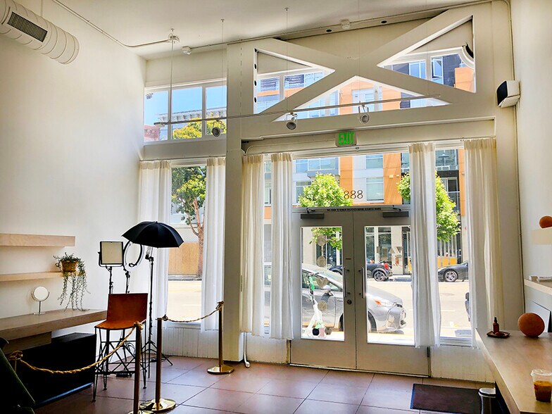 886 Valencia St, San Francisco, CA à louer - Photo intérieure - Image 2 de 2