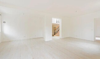 Plus de détails pour Multi-résidentiel à vendre