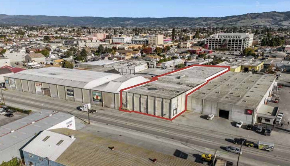 114 Walker St, Watsonville, CA for lease - Building Photo - Image 1 of 3