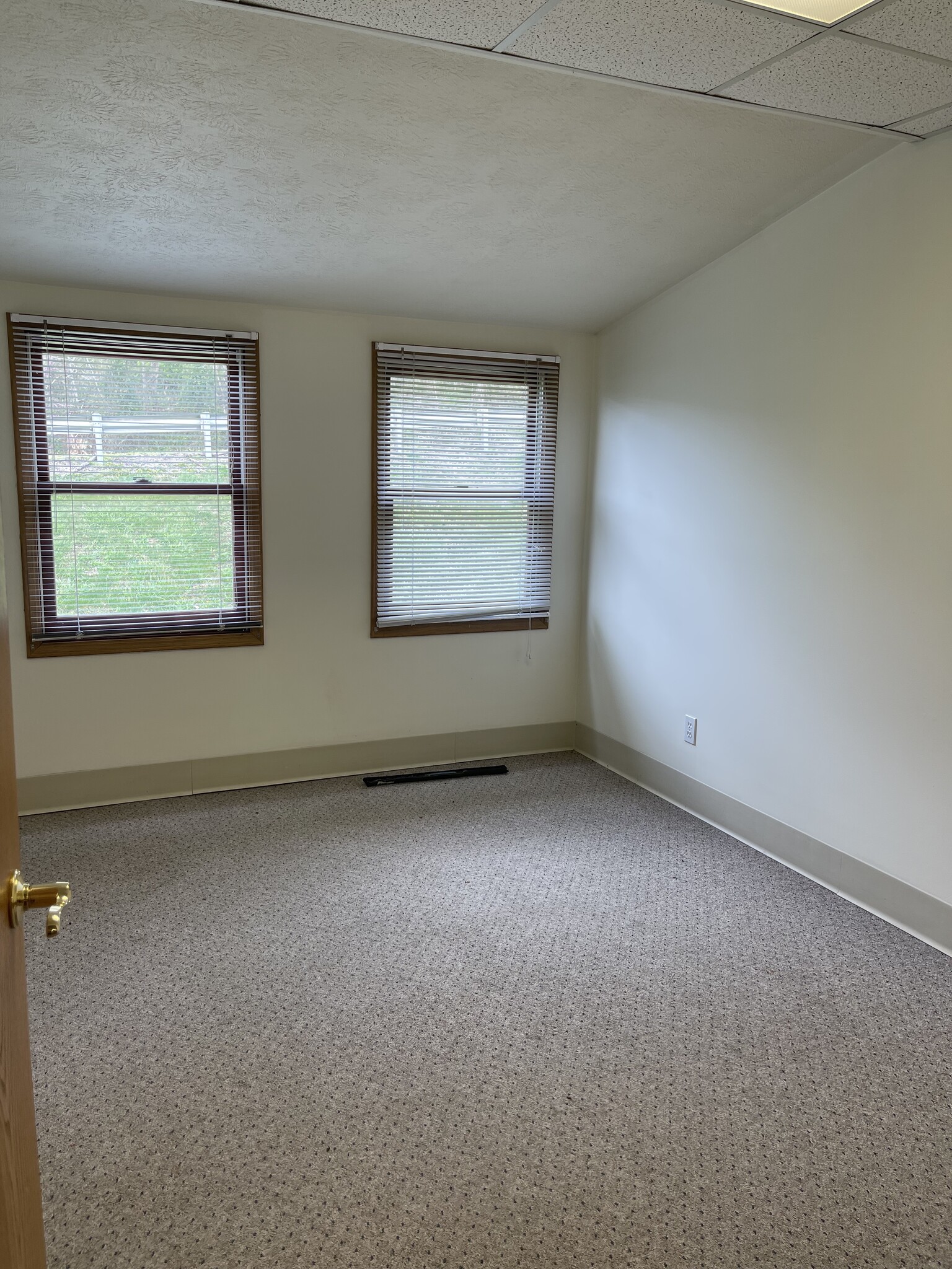 600 Prestige Park Dr, Hurricane, WV for lease Interior Photo- Image 1 of 4