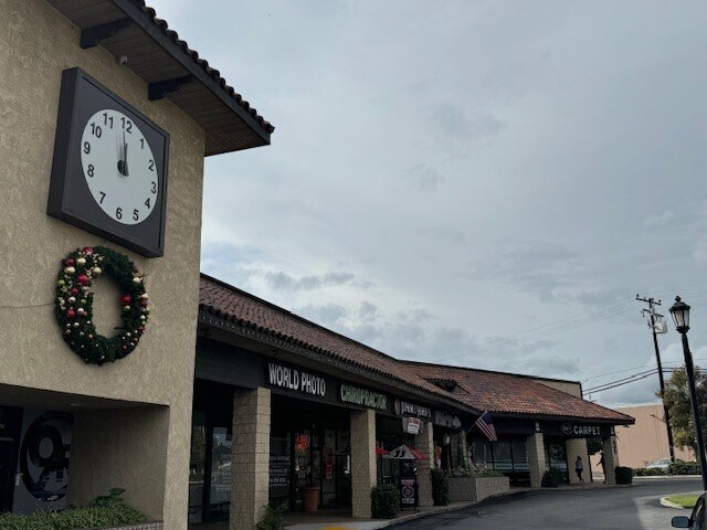 900 E Imperial Hwy, Brea, CA à louer - Photo du bâtiment - Image 2 de 7