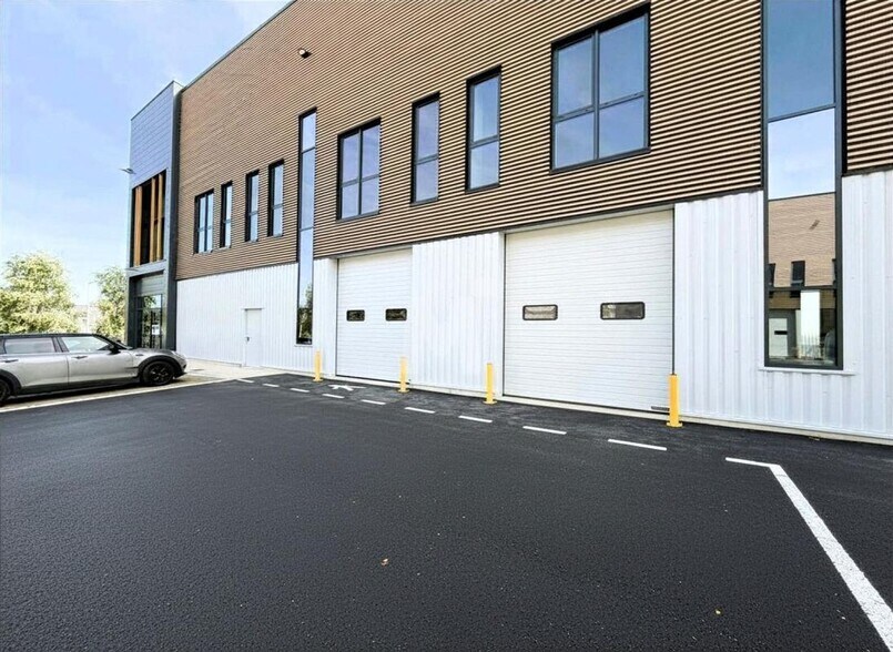 Flex dans Wissous à louer - Photo du bâtiment - Image 3 de 9