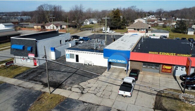 Plus de détails pour 18742 West Rd, Trenton, MI - Spécialité à vendre