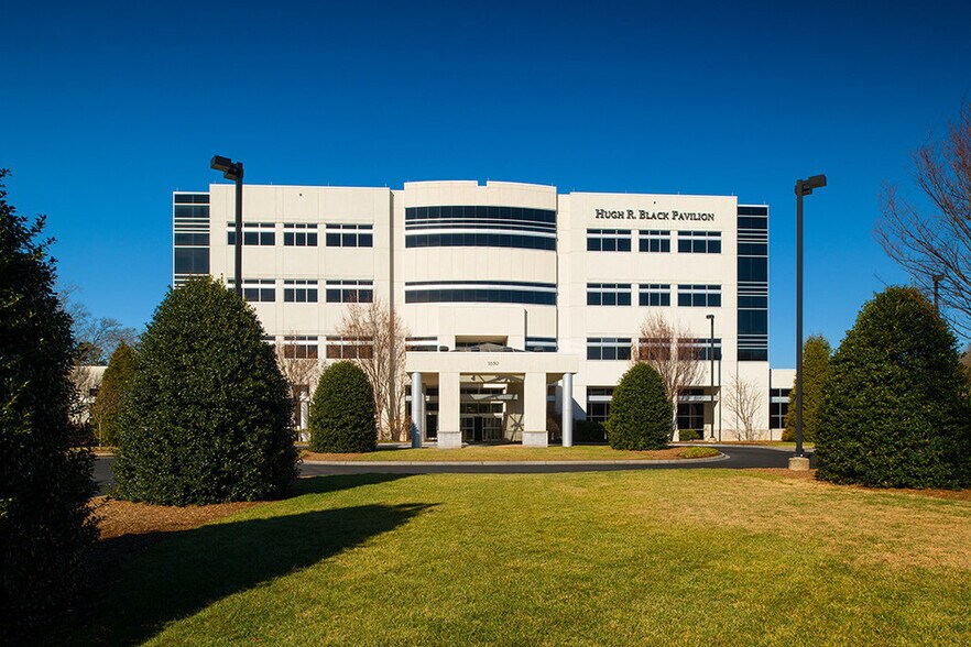 1650 Skylyn Dr, Spartanburg, SC à louer - Photo du bâtiment - Image 2 de 2