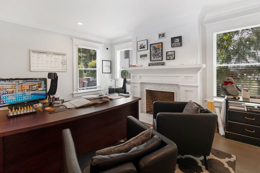 326 S Hyde Park Ave, Tampa, FL for sale - Interior Photo - Image 2 of 74