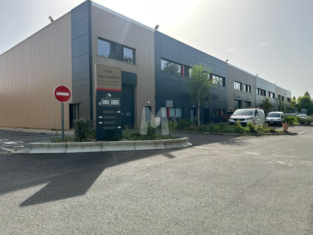 Flex in Villebon-sur-Yvette for lease Building Photo- Image 1 of 15