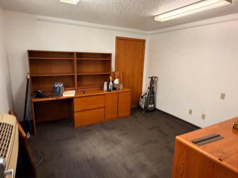 1828 23rd St S, Moorhead, MN for lease - Building Photo - Image 2 of 9