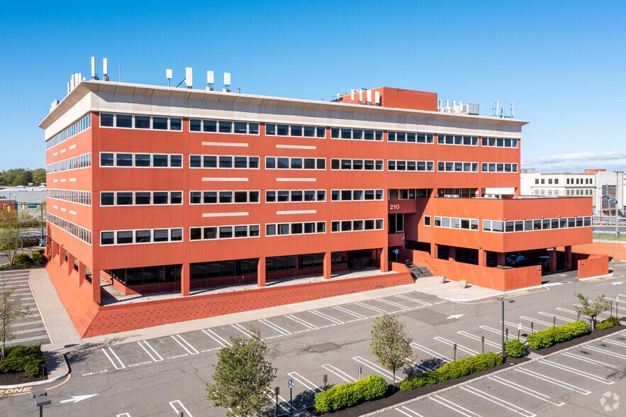 210 E State Route 4 E, Paramus, NJ for lease - Building Photo - Image 1 of 5