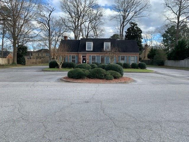 4700 Thoroughgood Sq, Virginia Beach, VA à louer - Photo du bâtiment - Image 2 de 3