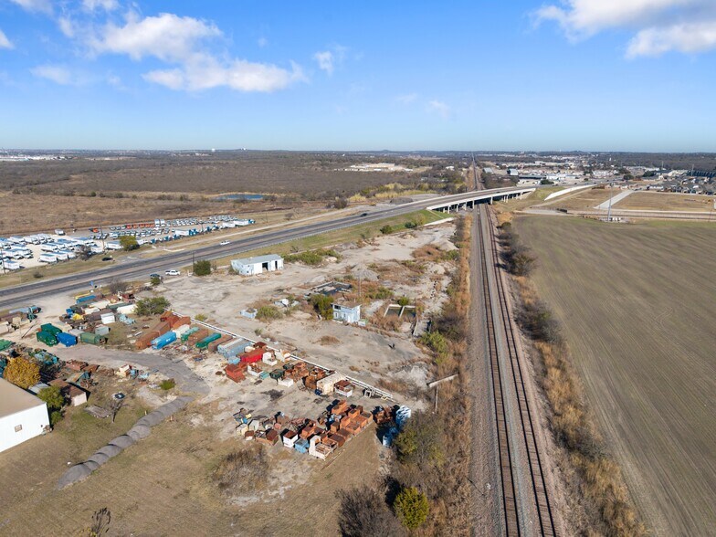 3024 N Main St, Cleburne, TX à vendre - Photo du bâtiment - Image 3 de 3