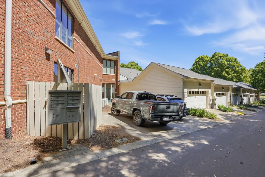 122 Saint Albans Ln, Davidson, NC à vendre - Photo du bâtiment - Image 3 de 6
