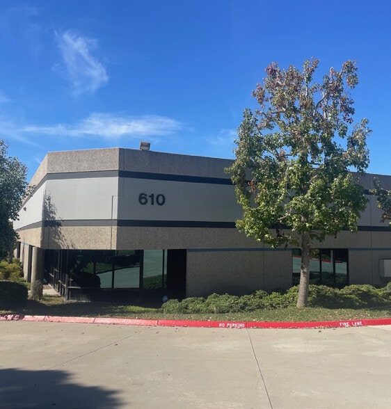 610 Gateway Center Way, San Diego, CA for lease - Building Photo - Image 3 of 4