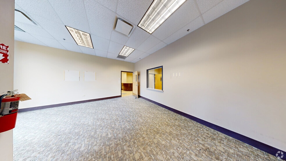 8741 S Greenwood Ave, Chicago, IL for lease - Matterport 3D Scan - Image 3 of 24