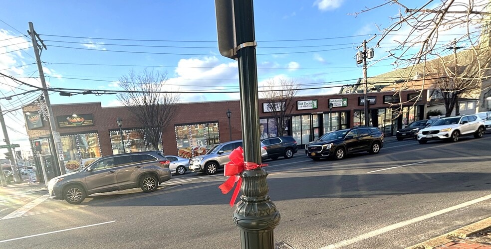 968-984 Hempstead Tpke, Franklin Square, NY à vendre - Photo du bâtiment - Image 3 de 10