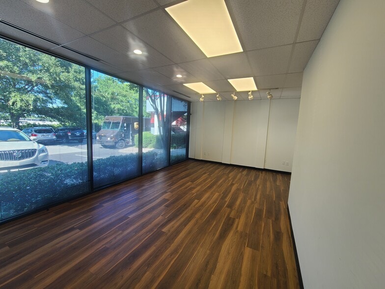 1465 Northside Dr NW, Atlanta, GA for lease - Building Photo - Image 3 of 18