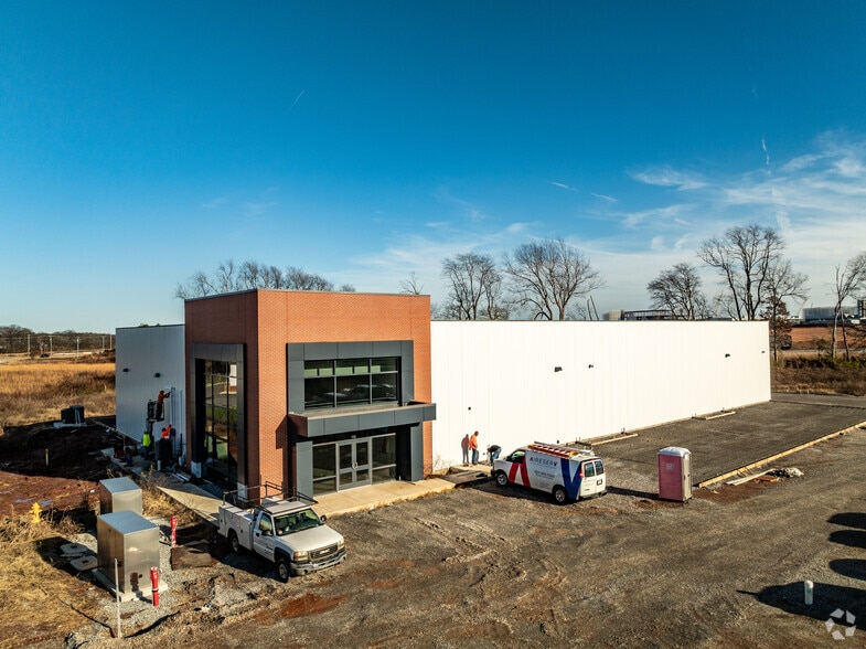 118 Kapsia Way, Clarksville, TN for sale - Building Photo - Image 2 of 23