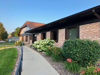 More details for 1305 Chestnut St, West Bend, WI - Office/Medical for Lease