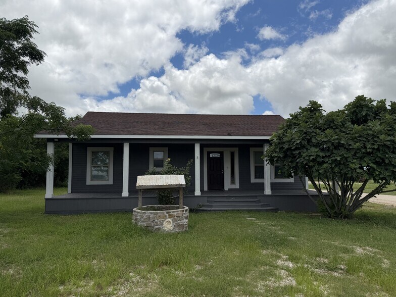 3464 County Road 100, Hutto, TX à louer - Photo du bâtiment - Image 2 de 13