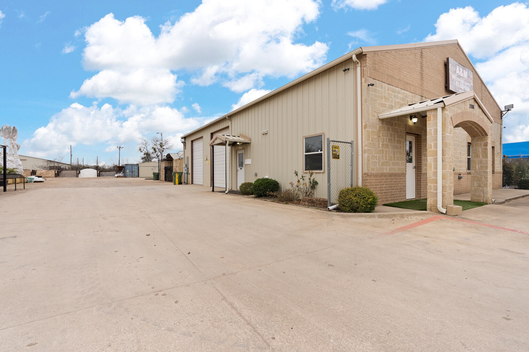 1108 Wood Ln, Arlington, TX à vendre Photo du bâtiment- Image 1 de 1