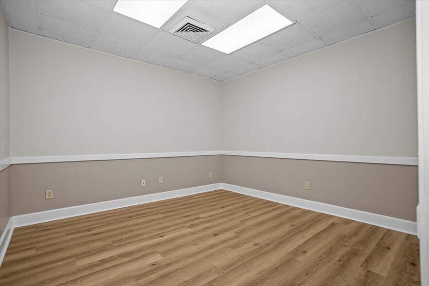 3213 S Medford Dr, Lufkin, TX à louer - Photo du bâtiment - Image 3 de 9