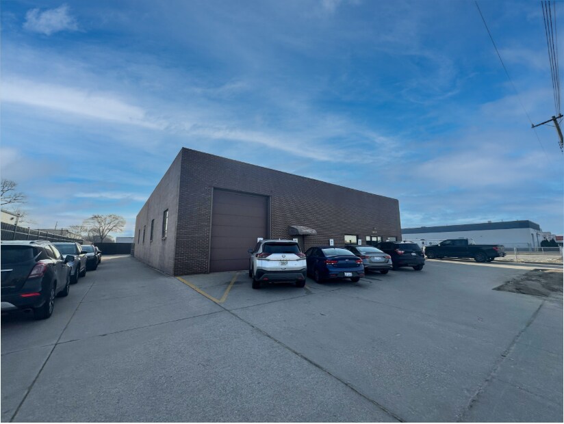 26674 Liberal St, Center Line, MI à vendre Photo du bâtiment- Image 1 de 5