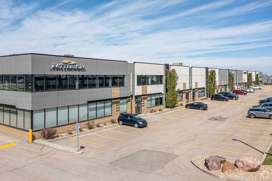 6608-6652 50 St NW, Edmonton, AB à vendre - Photo du bâtiment - Image 1 de 1