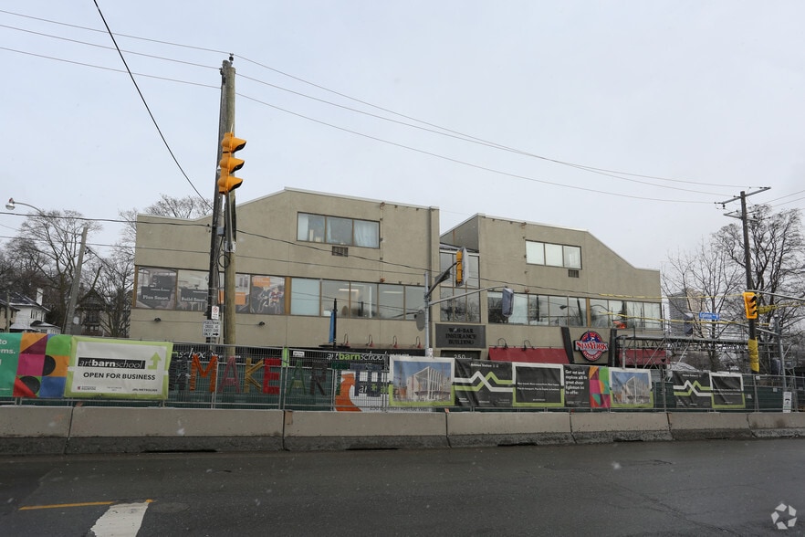 250 Eglinton Ave W, Toronto, ON for lease - Building Photo - Image 3 of 5