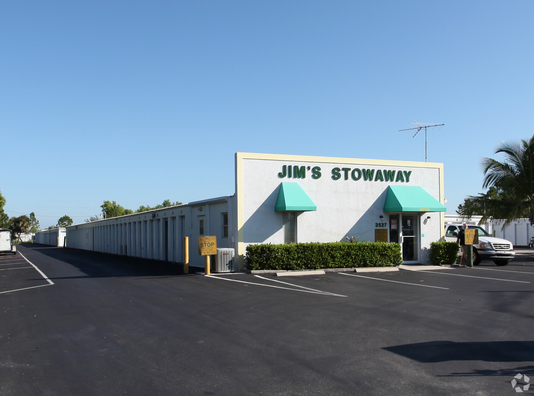 3527 Radio Rd, Naples, FL for lease Primary Photo- Image 1 of 7