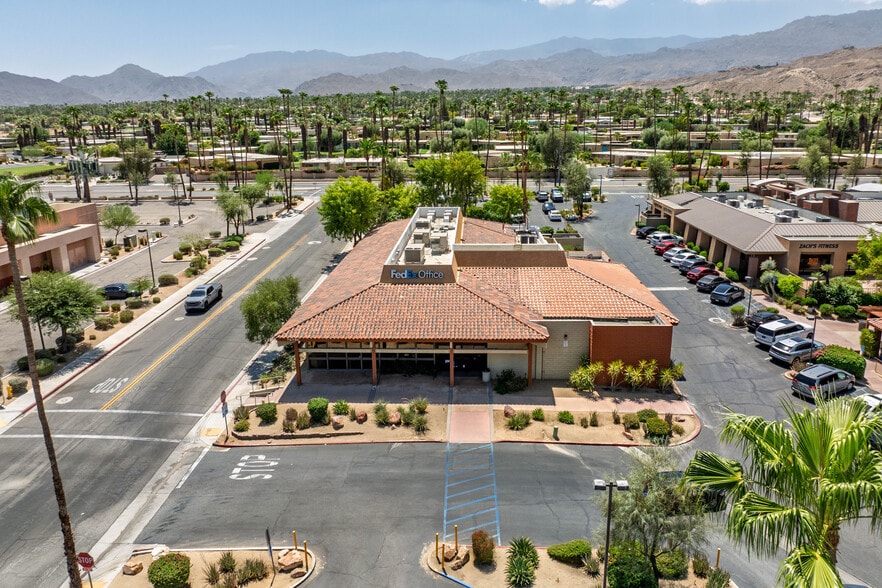 72790 El Paseo, Palm Desert, CA à vendre - Photo du bâtiment - Image 2 de 5