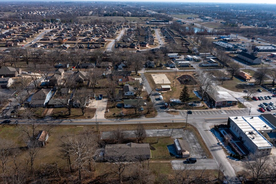 100 W 1st St, Centerton, AR à vendre - Photo du bâtiment - Image 3 de 3