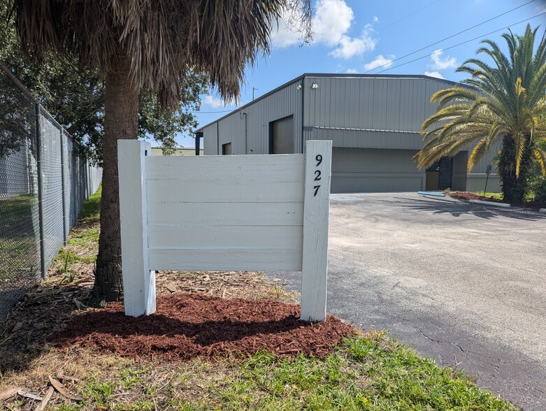 927 NE 24th Ln, Cape Coral, FL for sale - Building Photo - Image 1 of 20