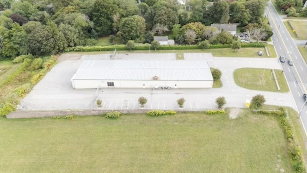 1055 E Main Rd, Portsmouth, RI à louer - Photo du bâtiment - Image 3 de 20