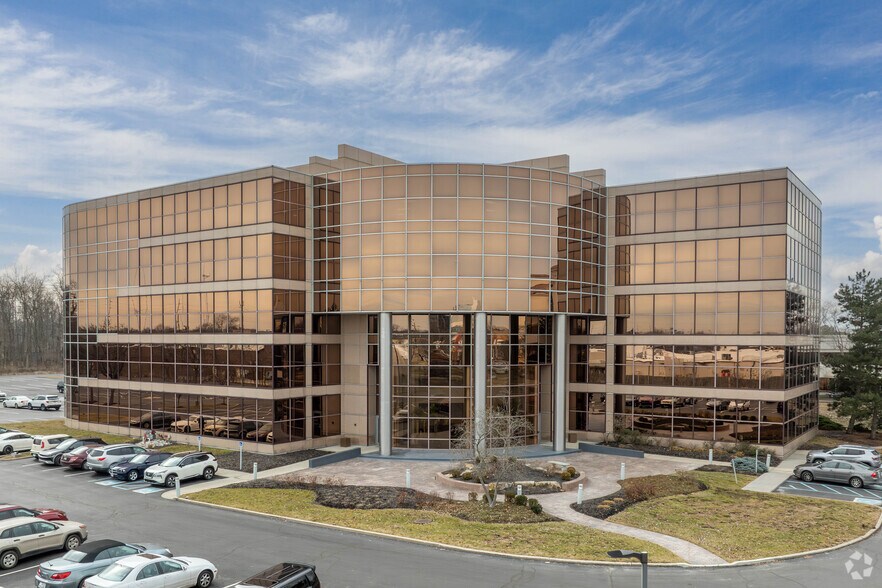 3905 Vincennes Rd, Indianapolis, IN à louer - Photo du bâtiment - Image 2 de 21