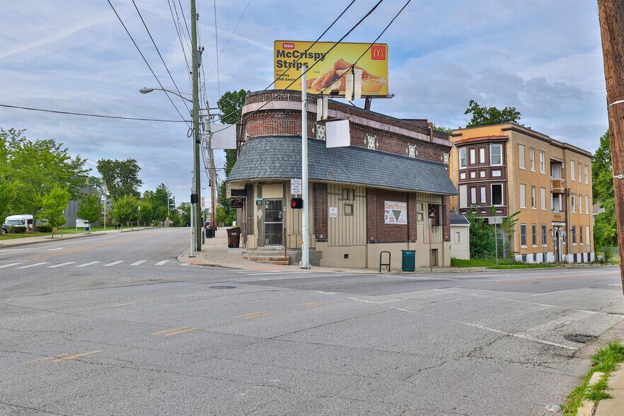 3235-3245 Woodburn Ave, Cincinnati, OH à vendre - Photo du bâtiment - Image 3 de 26
