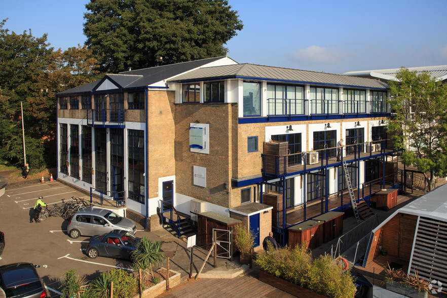 20 Old Bridge St, Kingston Upon Thames à vendre - Photo du bâtiment - Image 1 de 1